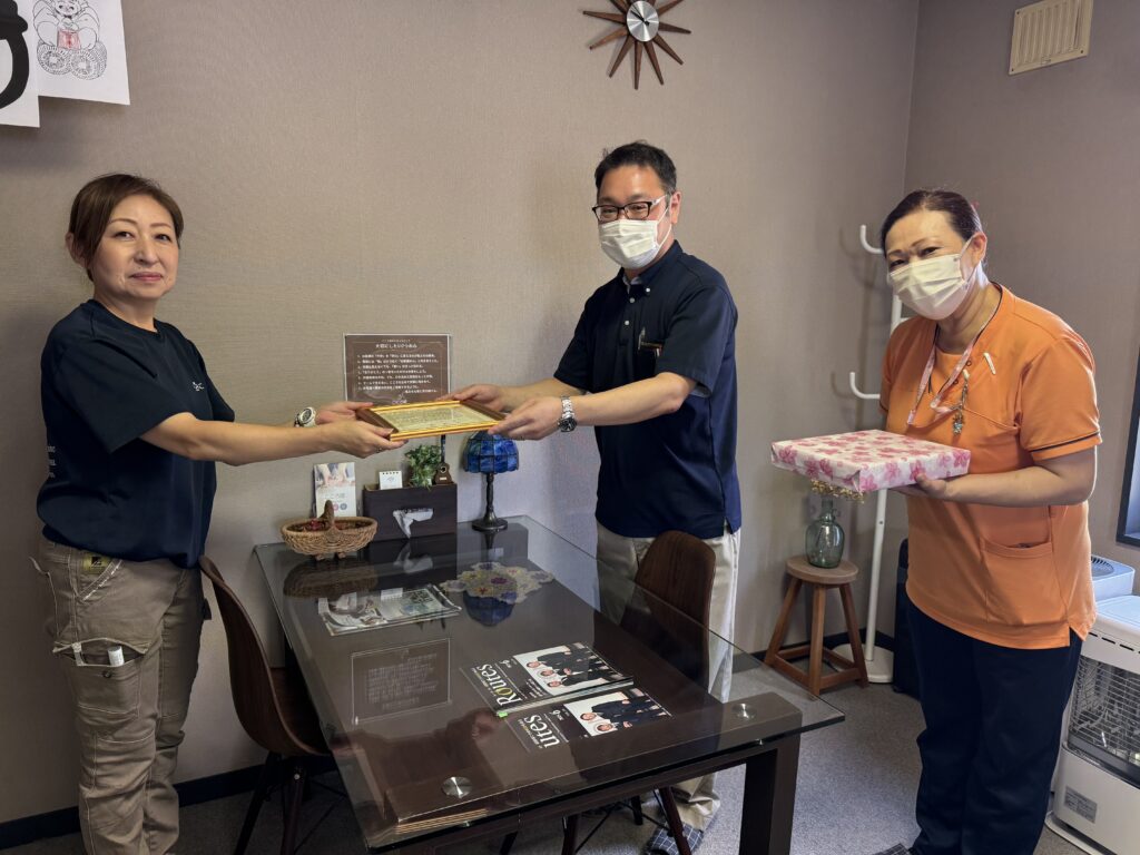 遺品整理や生前整理から生まれたリユース品の寄付で授与された感謝状